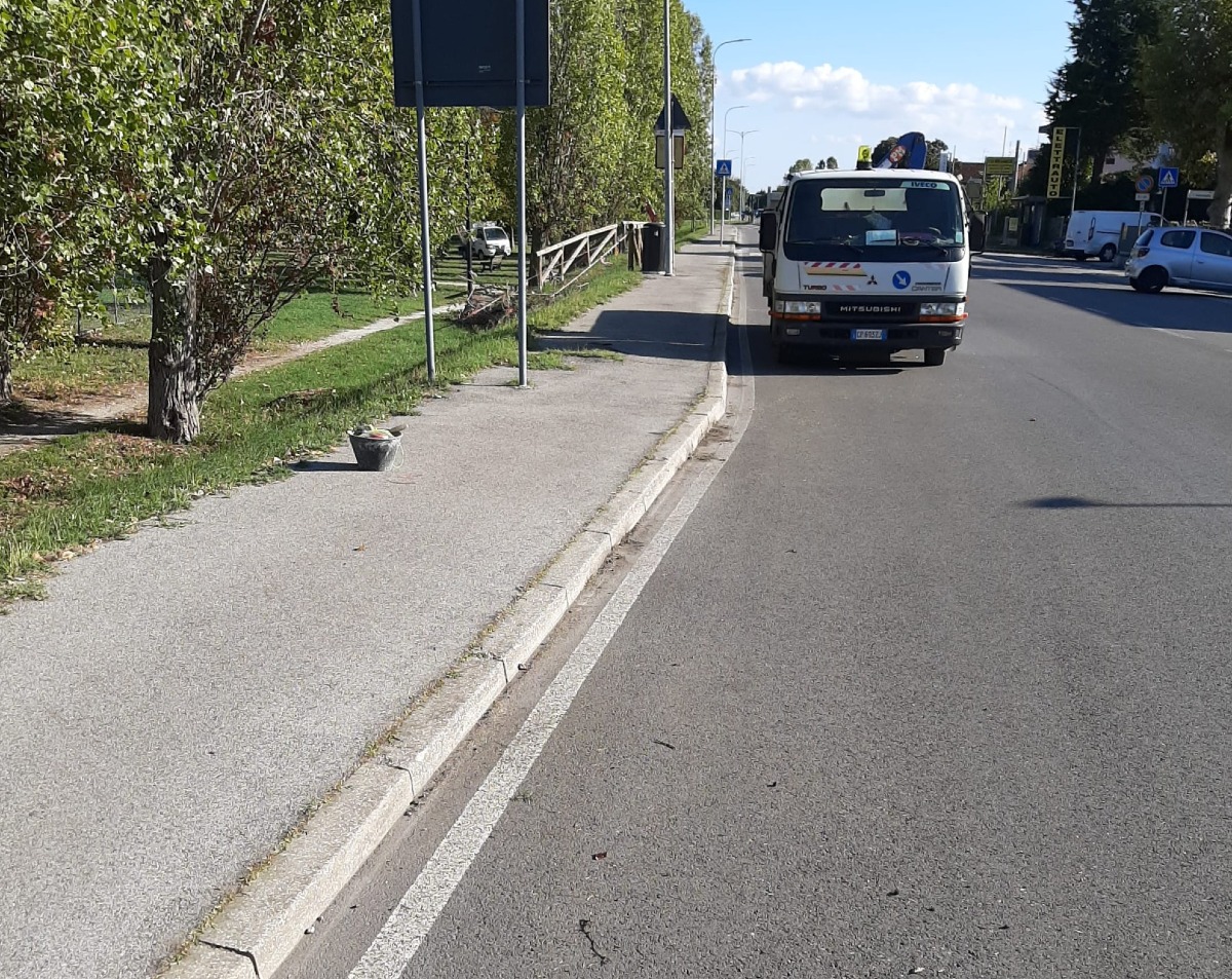 Bellaria Igea Marina, pulizia e manutenzione agli ingressi della città - 