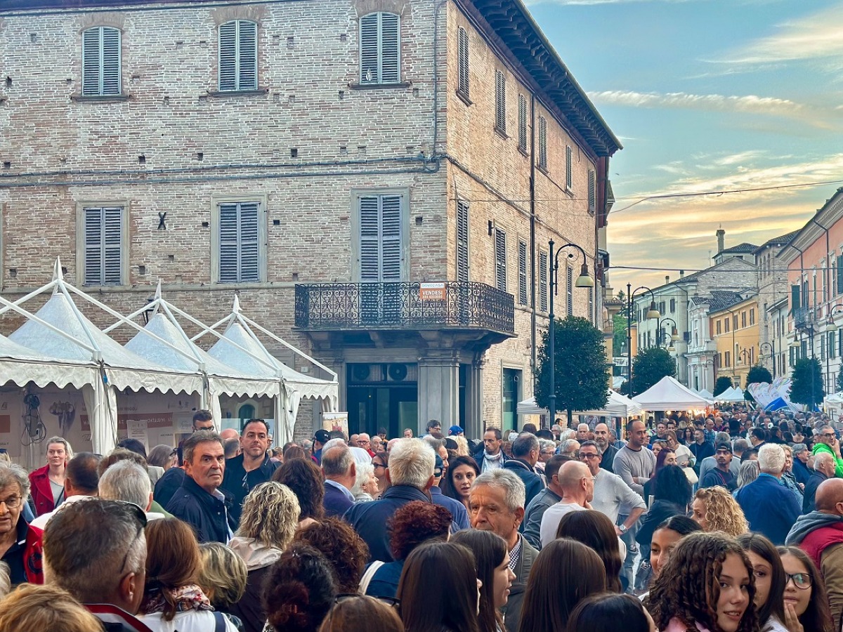 Pergola, gran finale per la fiera del tartufo con Bruno Barbieri - 