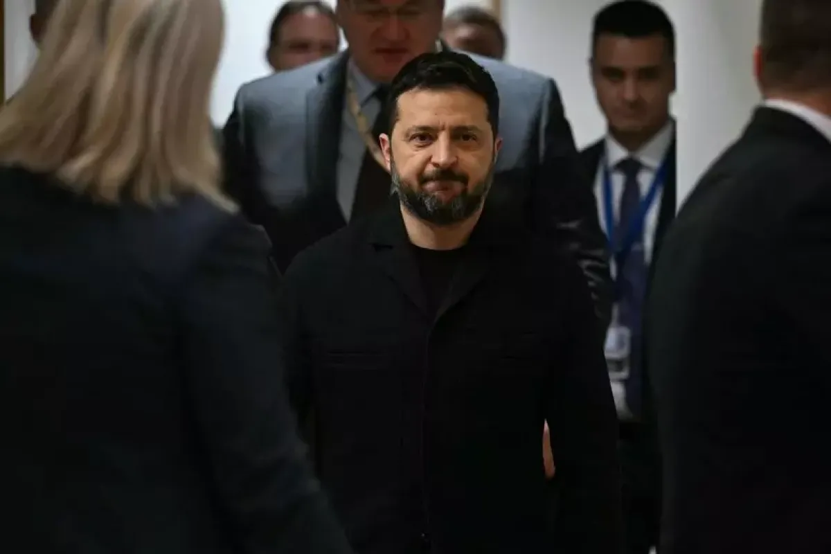 Zelensky sfida Trump e riprende i raid sulle raffinerie russe - Zelensky © ANSA/AFP