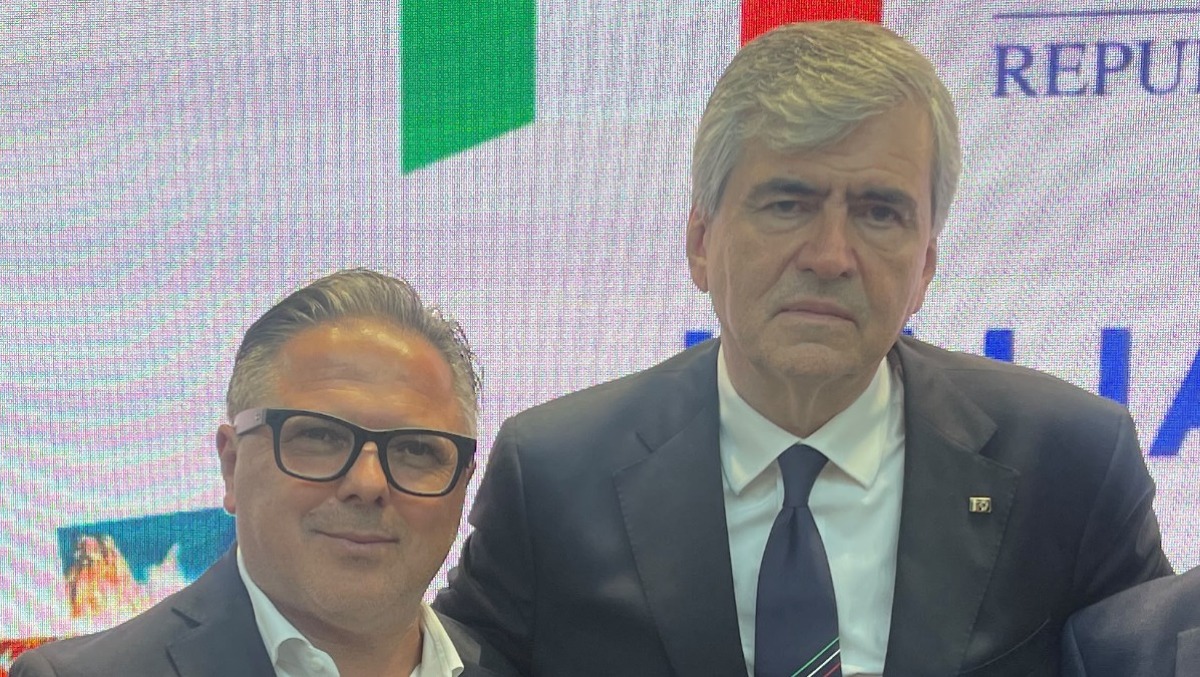 Turismo, Conflavoro presenta al ministro Mazzi dieci proposte per il 2030 - Della Vista e il ministro Mazzi 