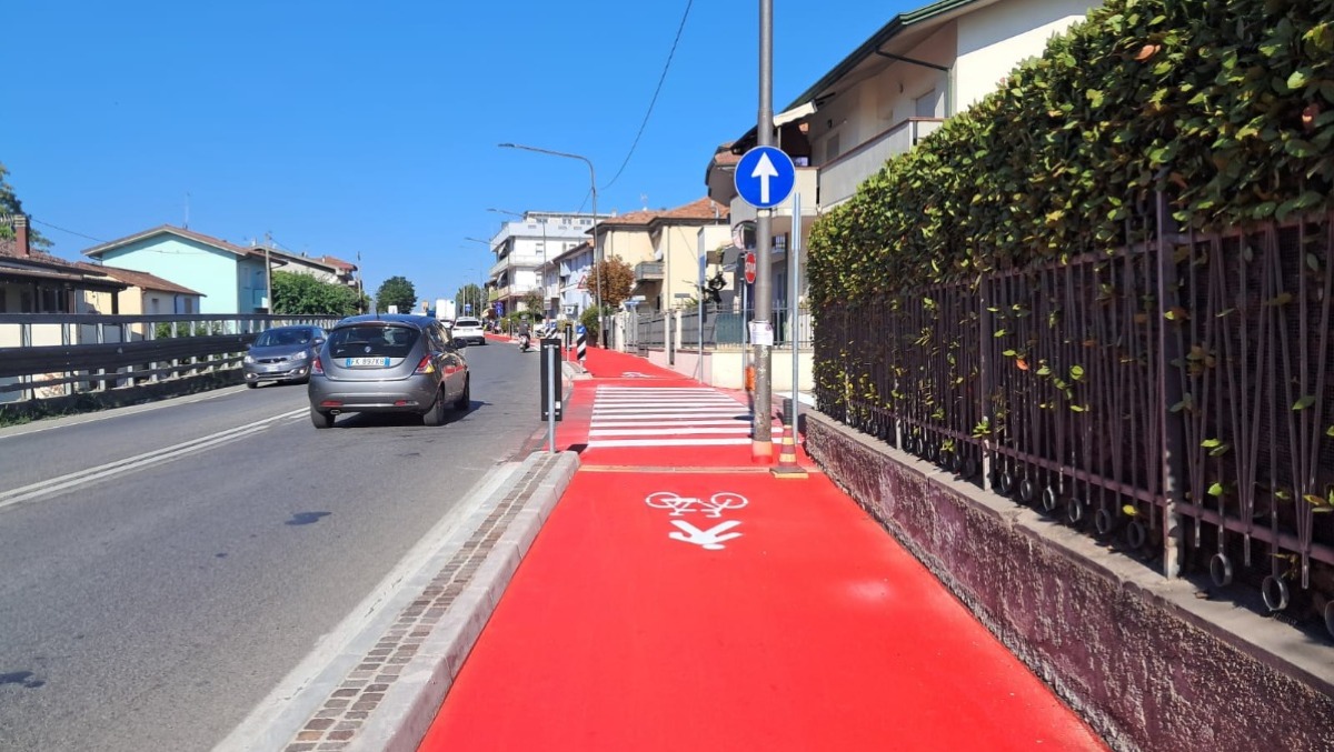 Riccione, al via i lavori in viale Montebianco per la pista ciclabile - La ciclopedonale 