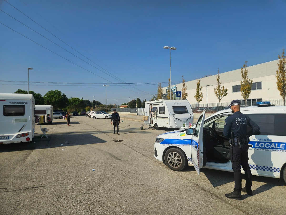 Santarcangelo, quattro controlli per accampamenti abusivi: cinque verbali - 