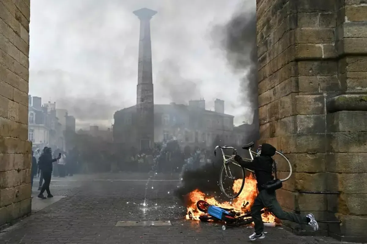 Le proteste infiammano la Francia, scontri e già 166 fermati - Bordeaux © ANSA/AFP