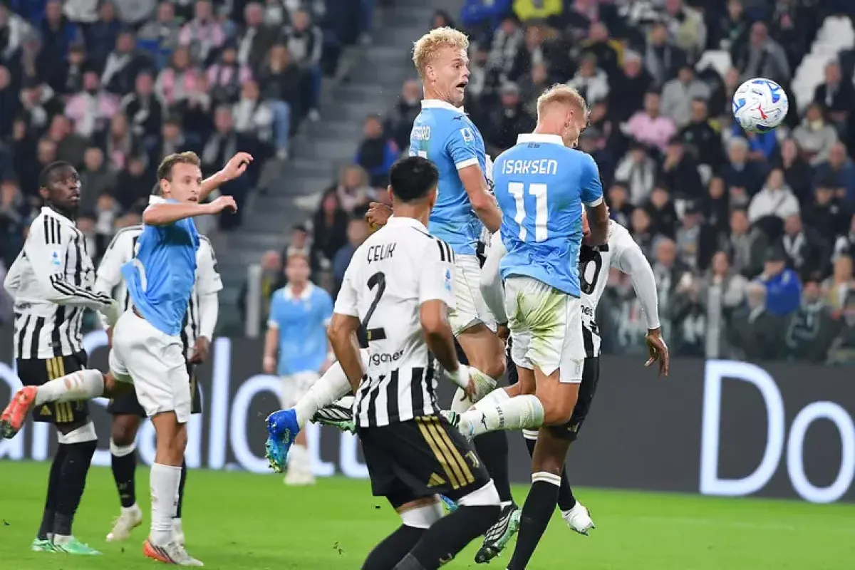 La Lazio sale in vetta, Juve travolta allo Stadium - © Ansa