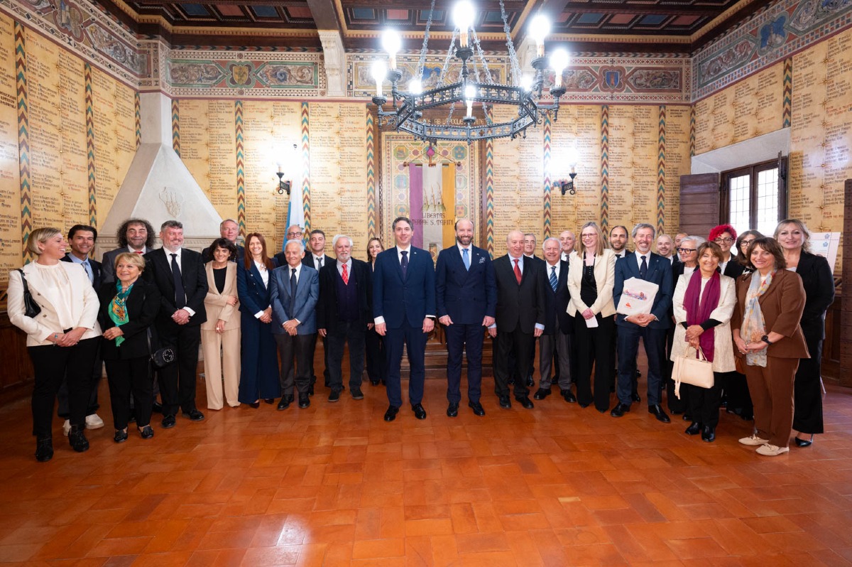 Titancoop festeggia 50 anni: presentati alla Reggenza il libro e il francobollo celebrativo - 