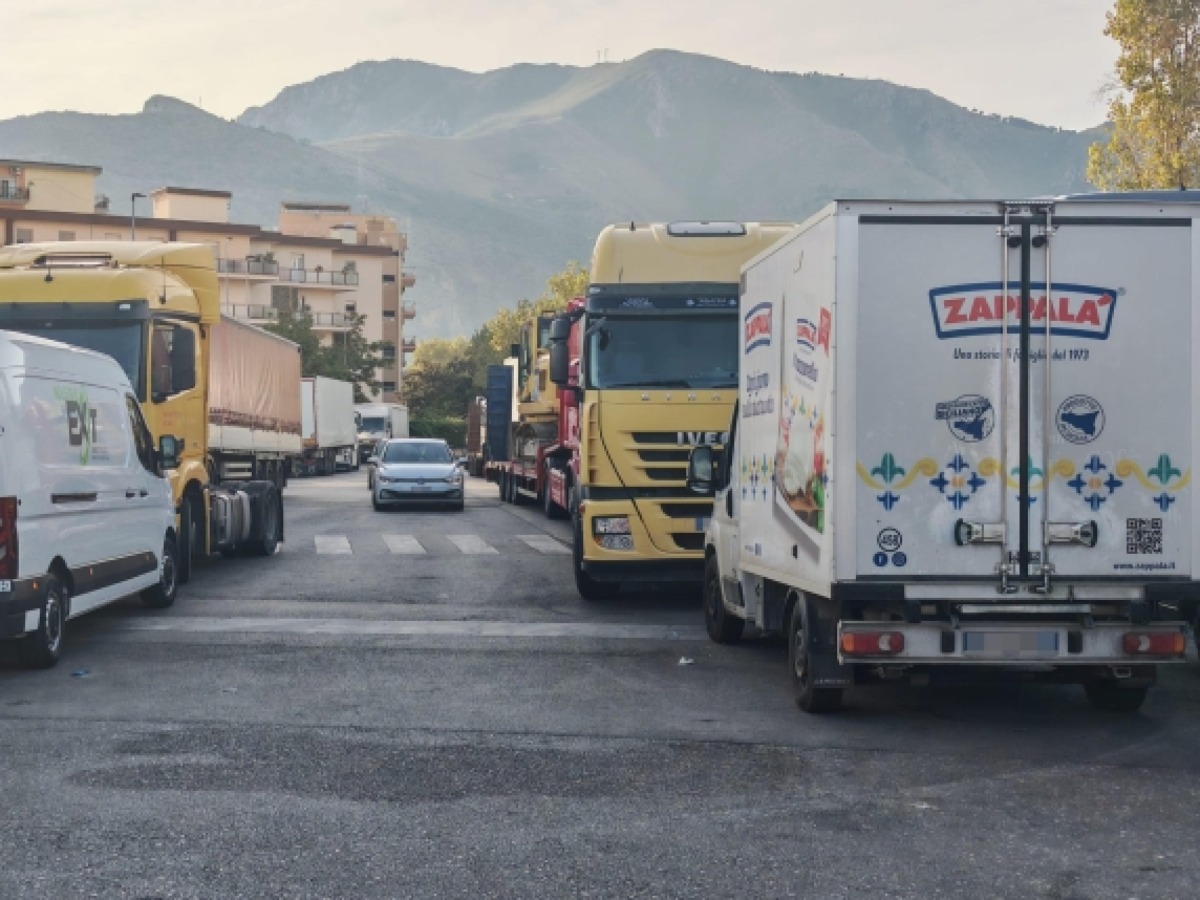 Dilagano i blocchi dei Tir, il governo sceglie la linea dura. I camionisti identificati e denunciati - 