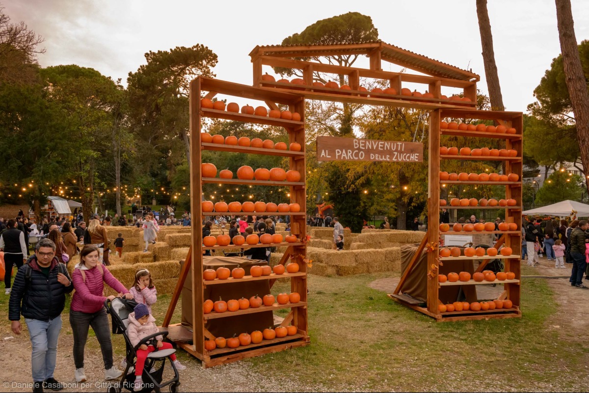 Riccione si prepara a Halloween: tornano il Parco delle zucche e la ruota panoramica - Ph Casalboni