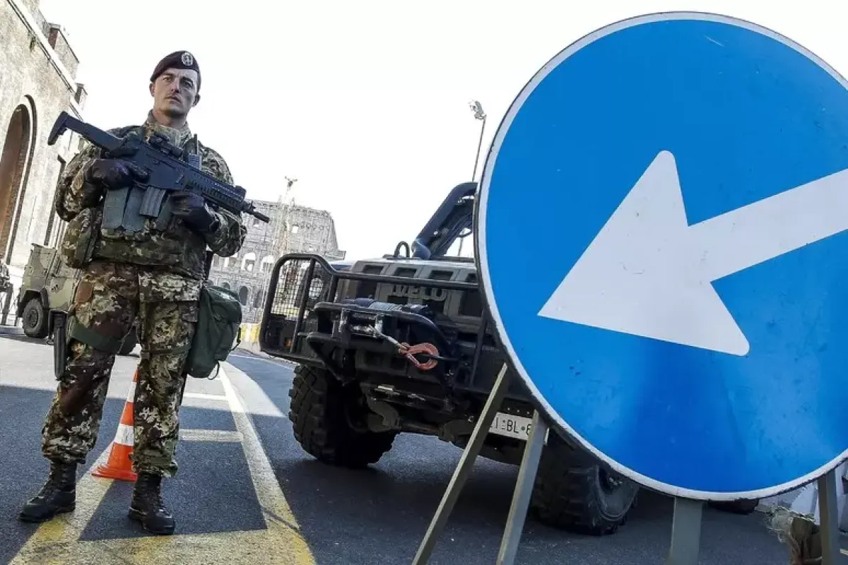 Milano, arrivano 500 parà della Folgore: Salvini presenta il decreto sicurezza - © Ansa