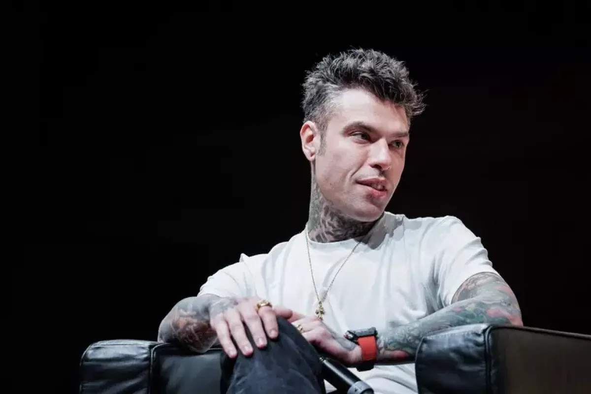 Fedez denunciato da quattro giovani padovani: "Ci ha fatto aggredire per un selfie" - 