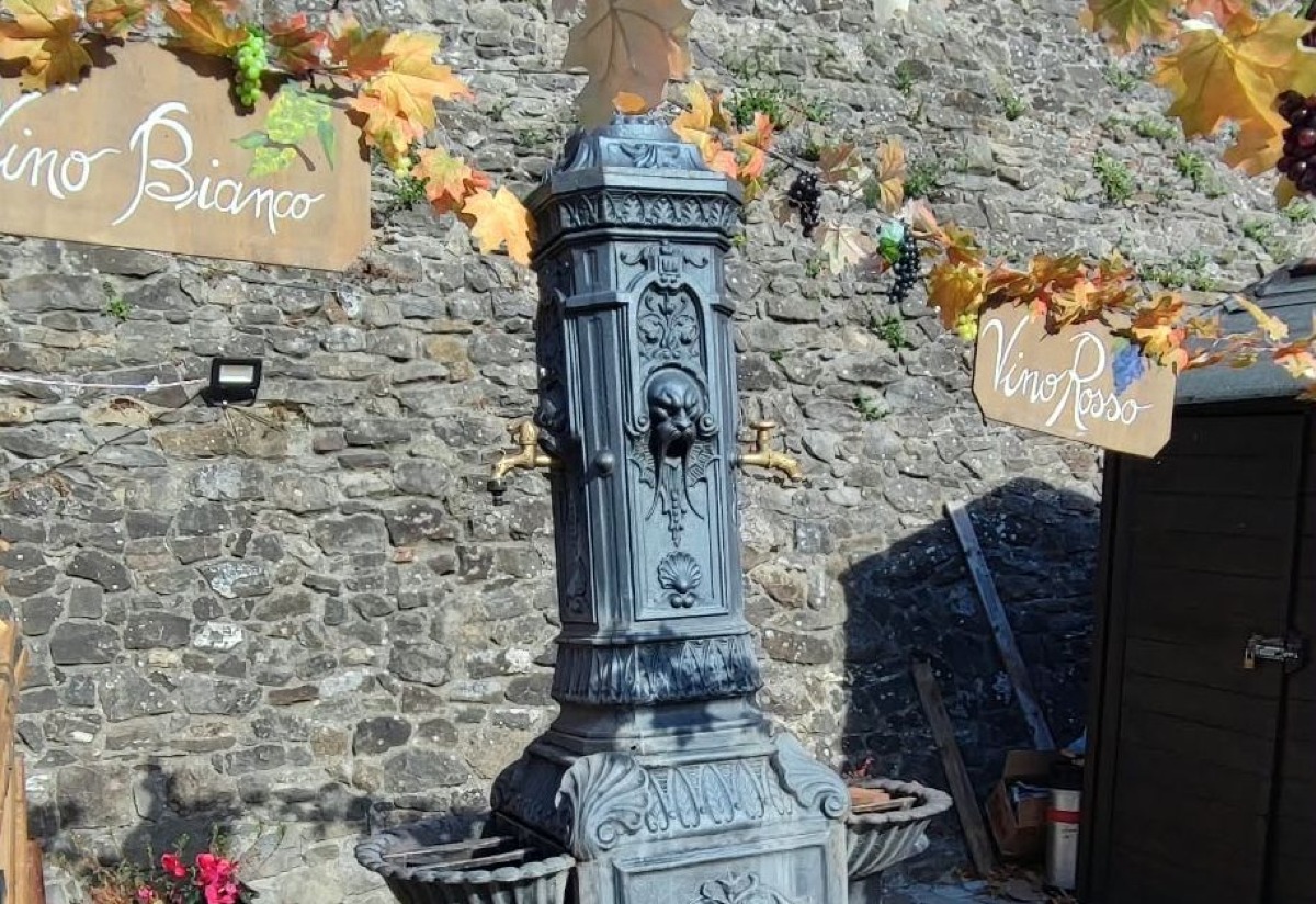 Montefiore Conca, spariti i rubinetti della fontana del vino - 