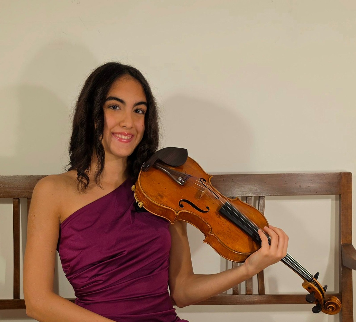 Rimini, borsa di studio per la violinista 17enne Diana Bolognesi - 