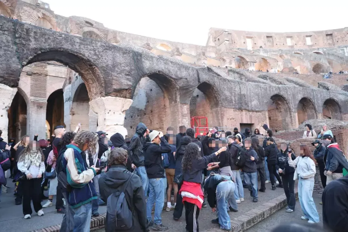 Cortei in tutta Italia, tensione a Torino: 43 giovani in questura a Roma - © Ansa