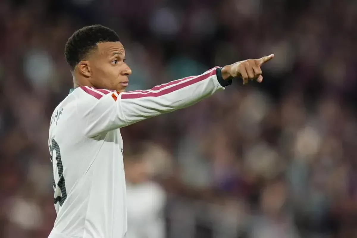 Mbappé, stop alla collaborazione con due aziende cinesi dopo le battute su Mao - © Ansa/Epa