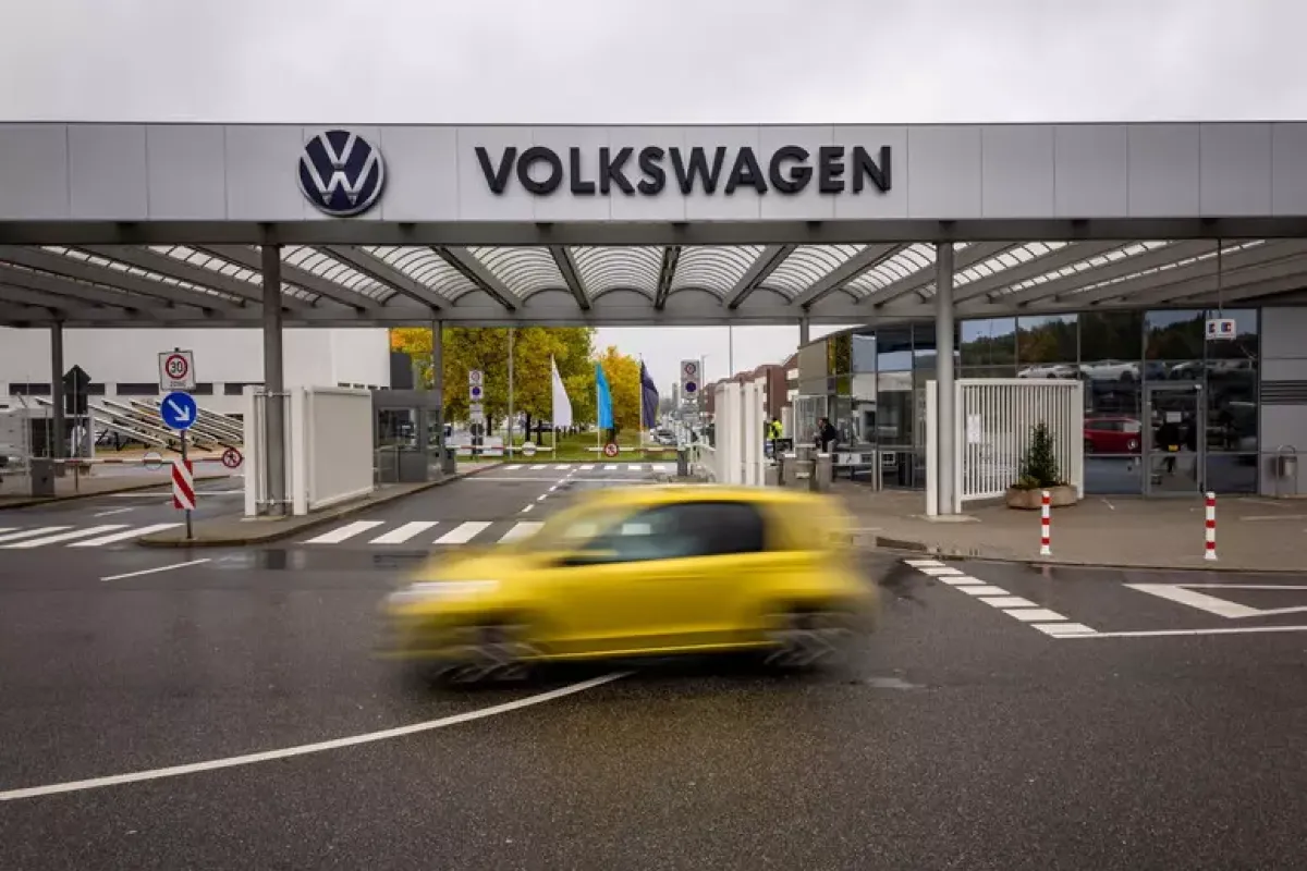 Volkswagen perde 5,82 miliardi nel trimestre: pesano Cina e riorganizzazione - 