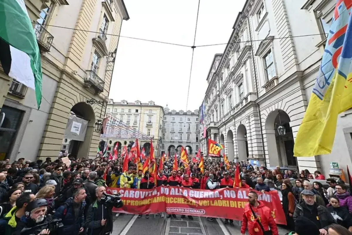 Venerdì di protesta contro carovita e riarmo: porti sotto pressione - 