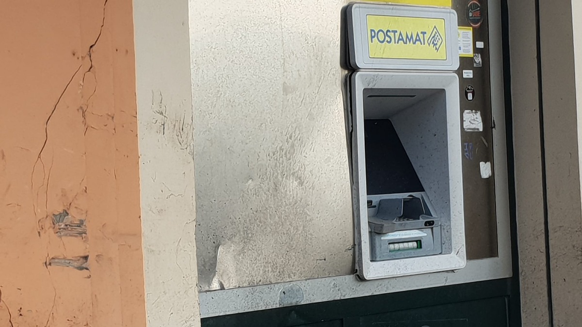 Schianto contro la posta