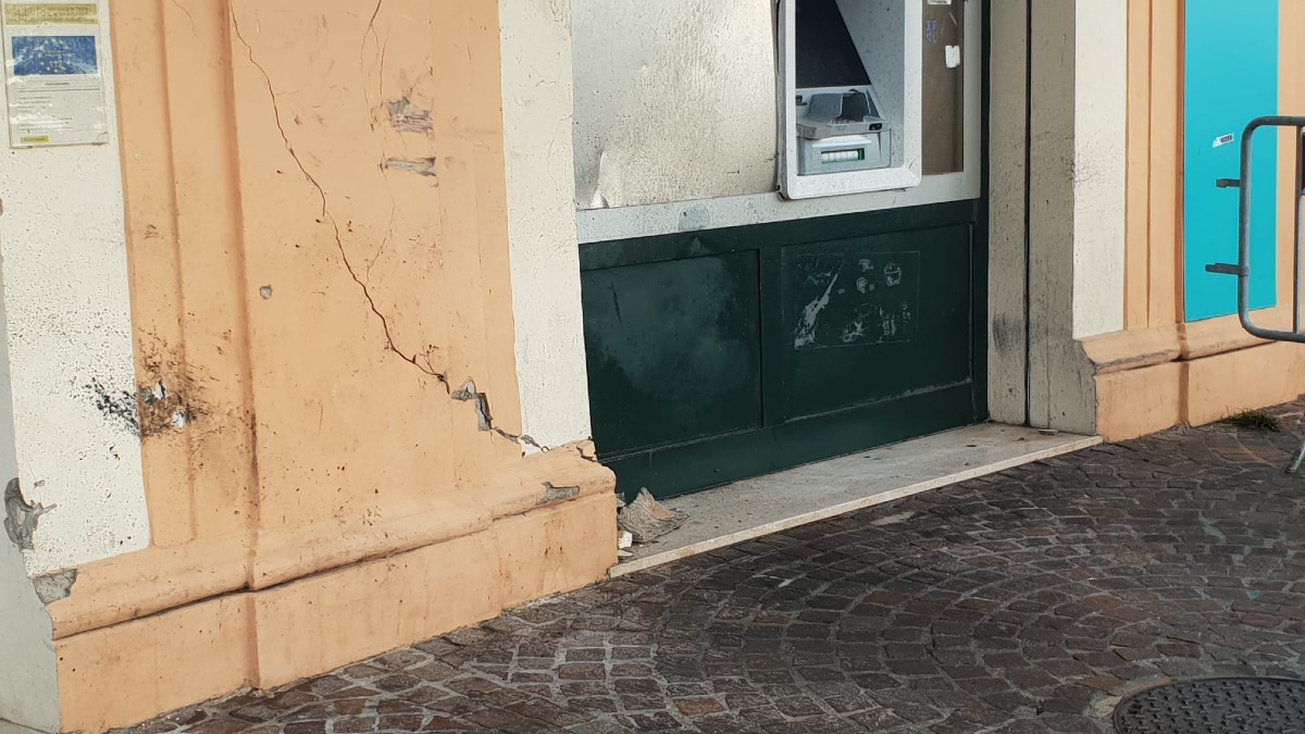Schianto contro la posta
