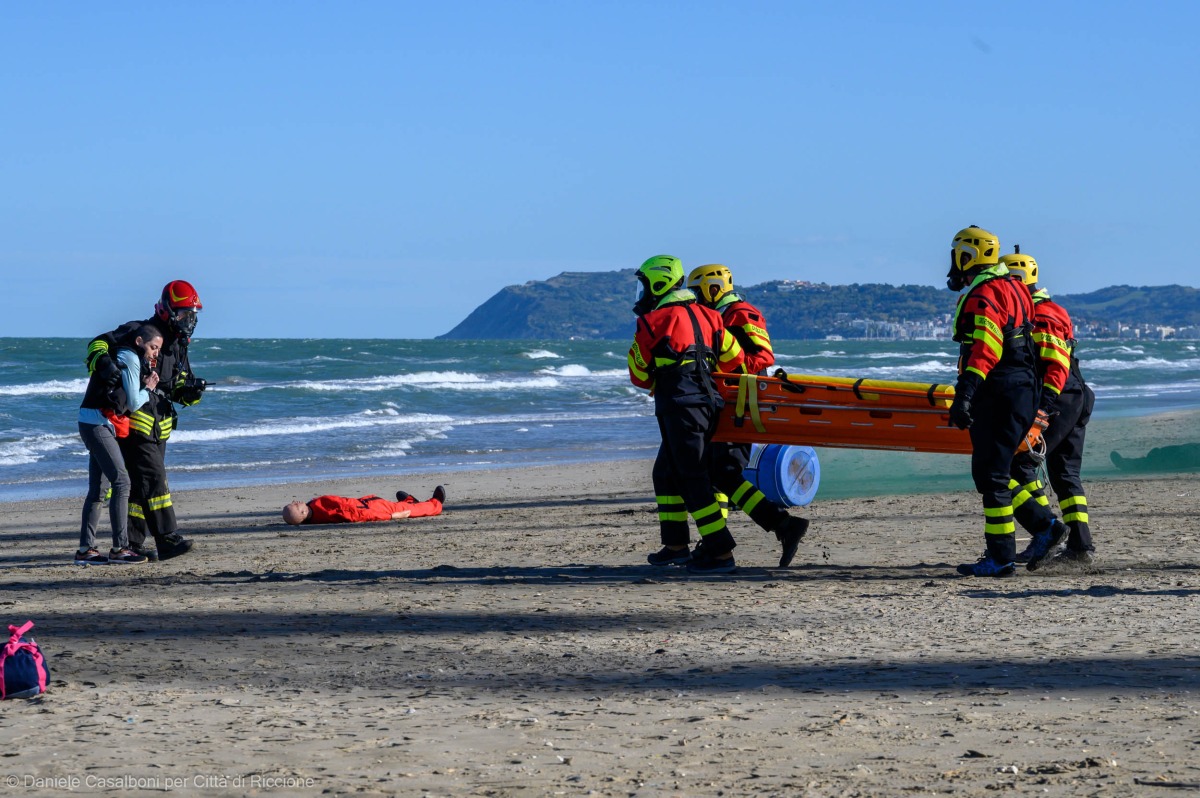 esercitazione in mare riccione