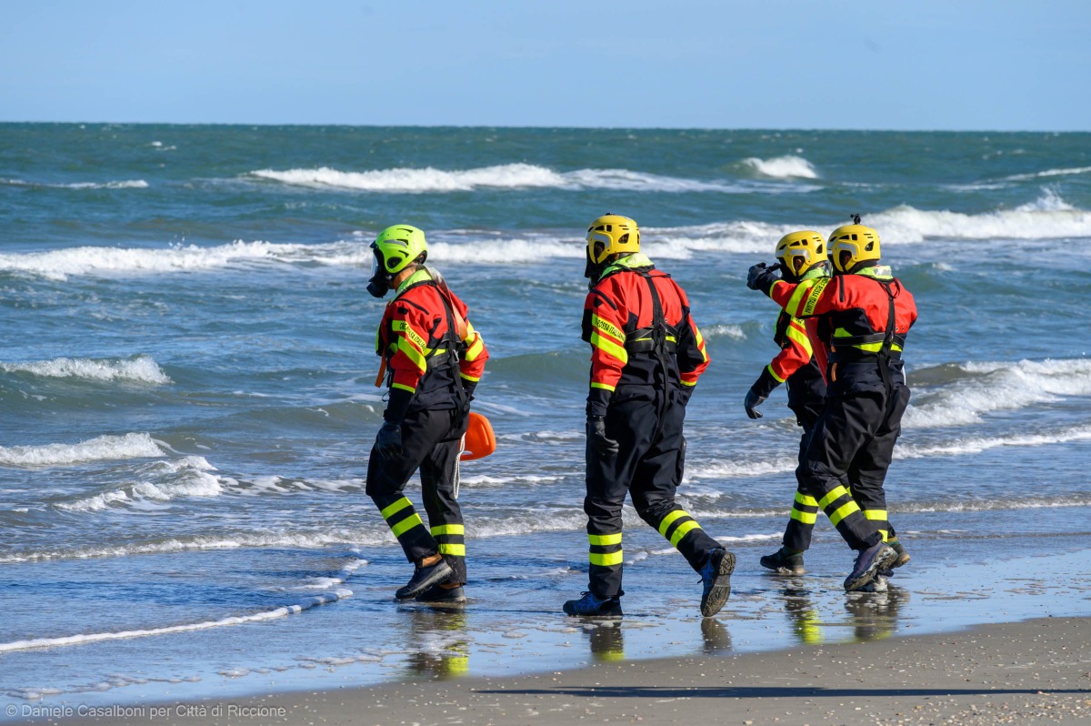 esercitazione in mare riccione